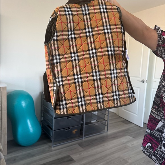 Burberry Quilted Jacket in Olive Green size 6 - Picture 3 of 9